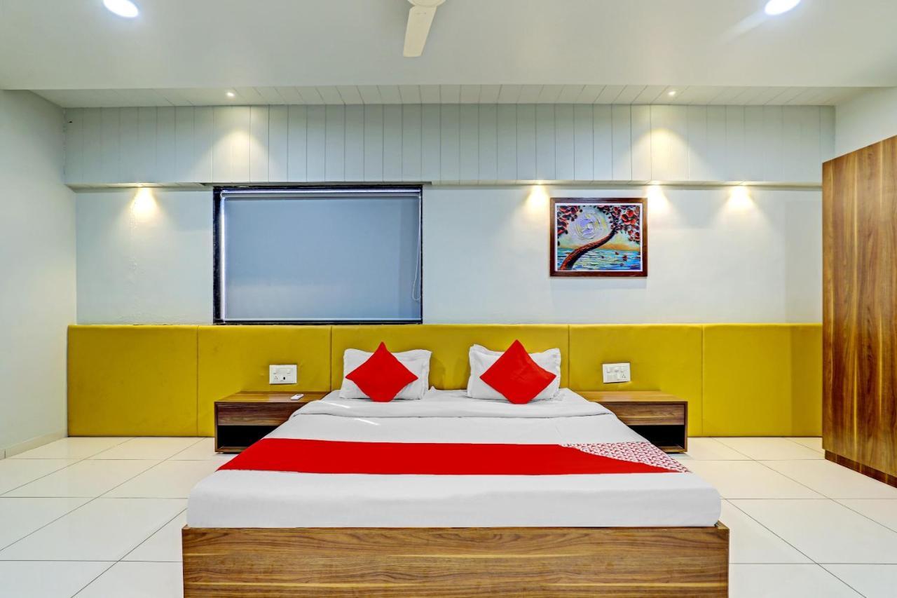 Oyo 70752 Viram House Hotell Gorwa Exteriör bild