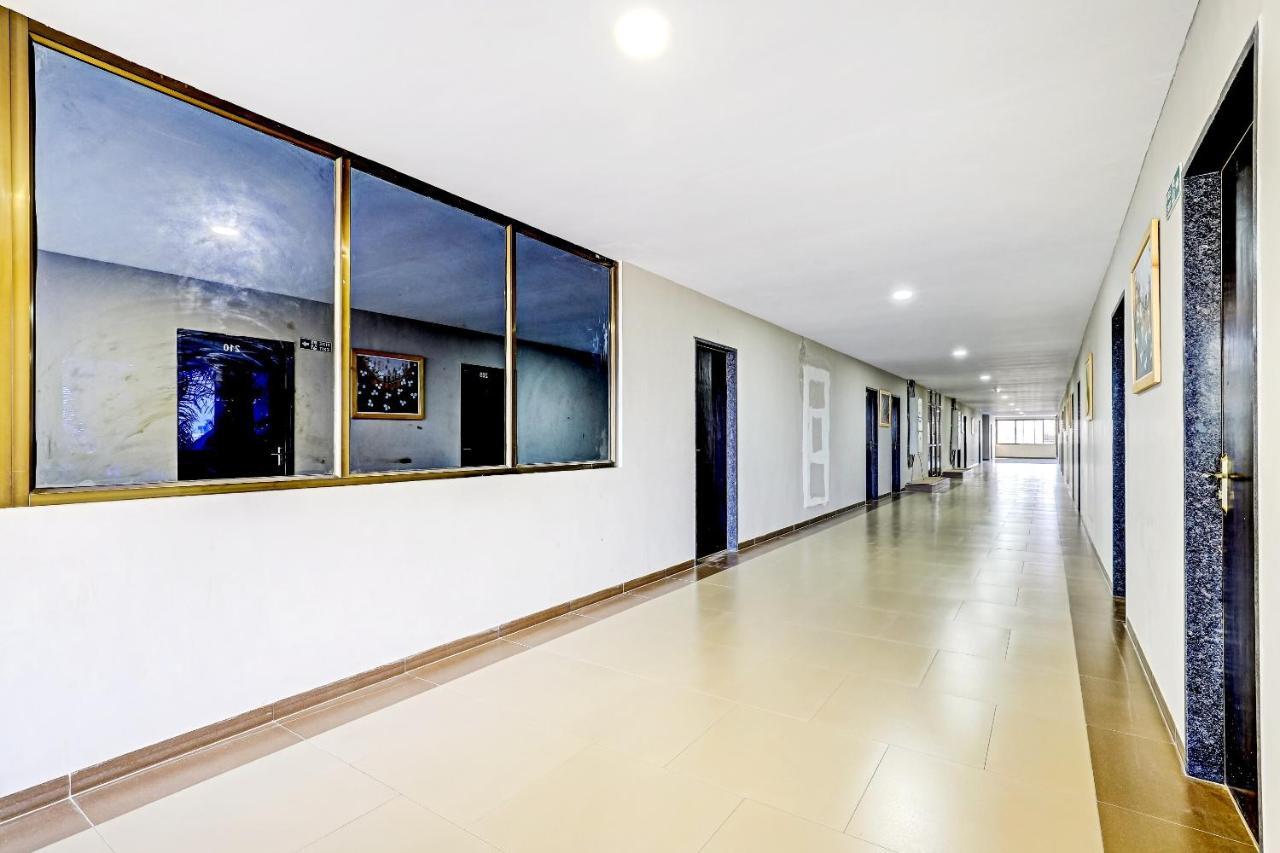 Oyo 70752 Viram House Hotell Gorwa Exteriör bild